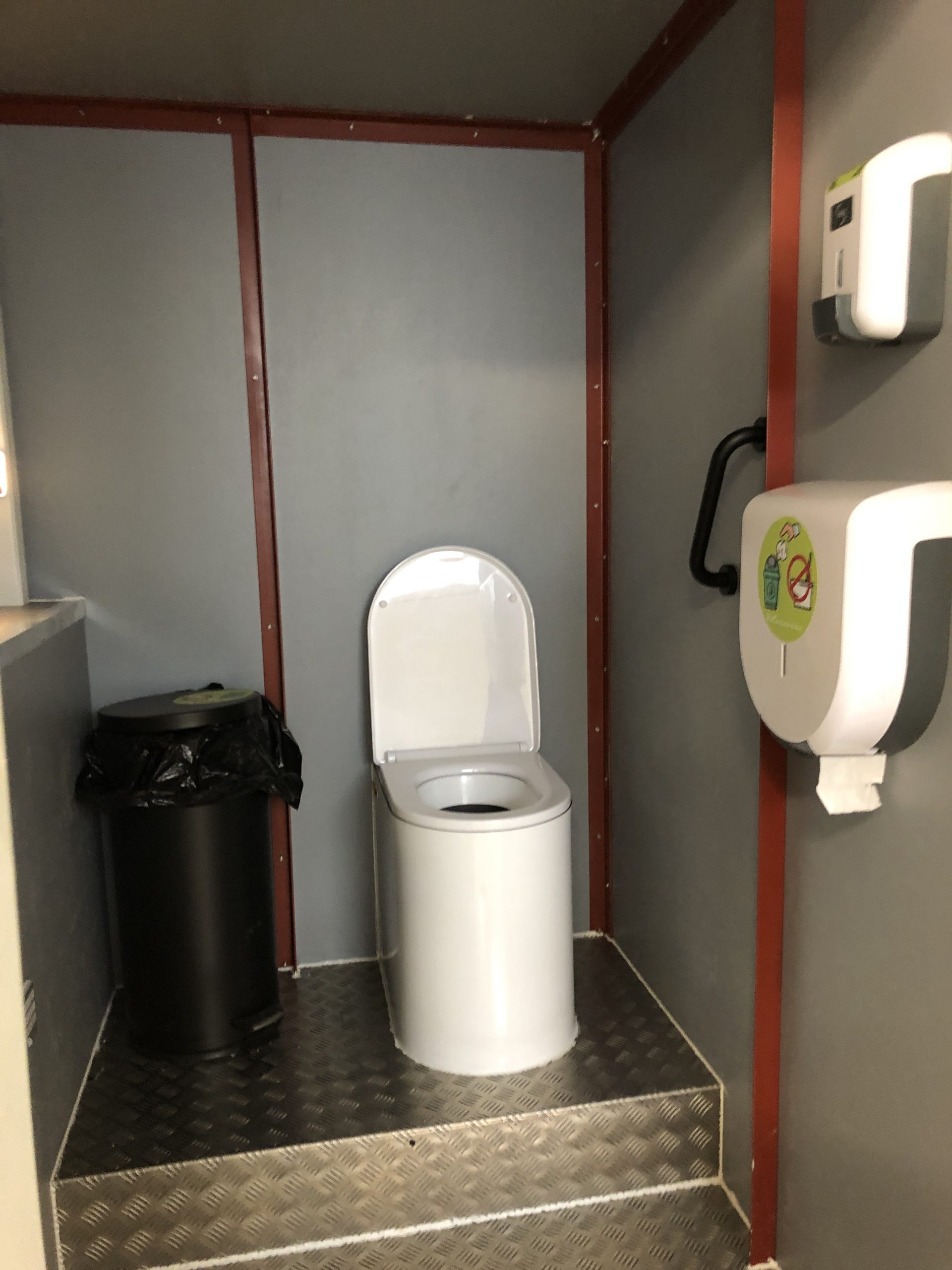 Intérieur modele BTP Toilettes sèche autonome