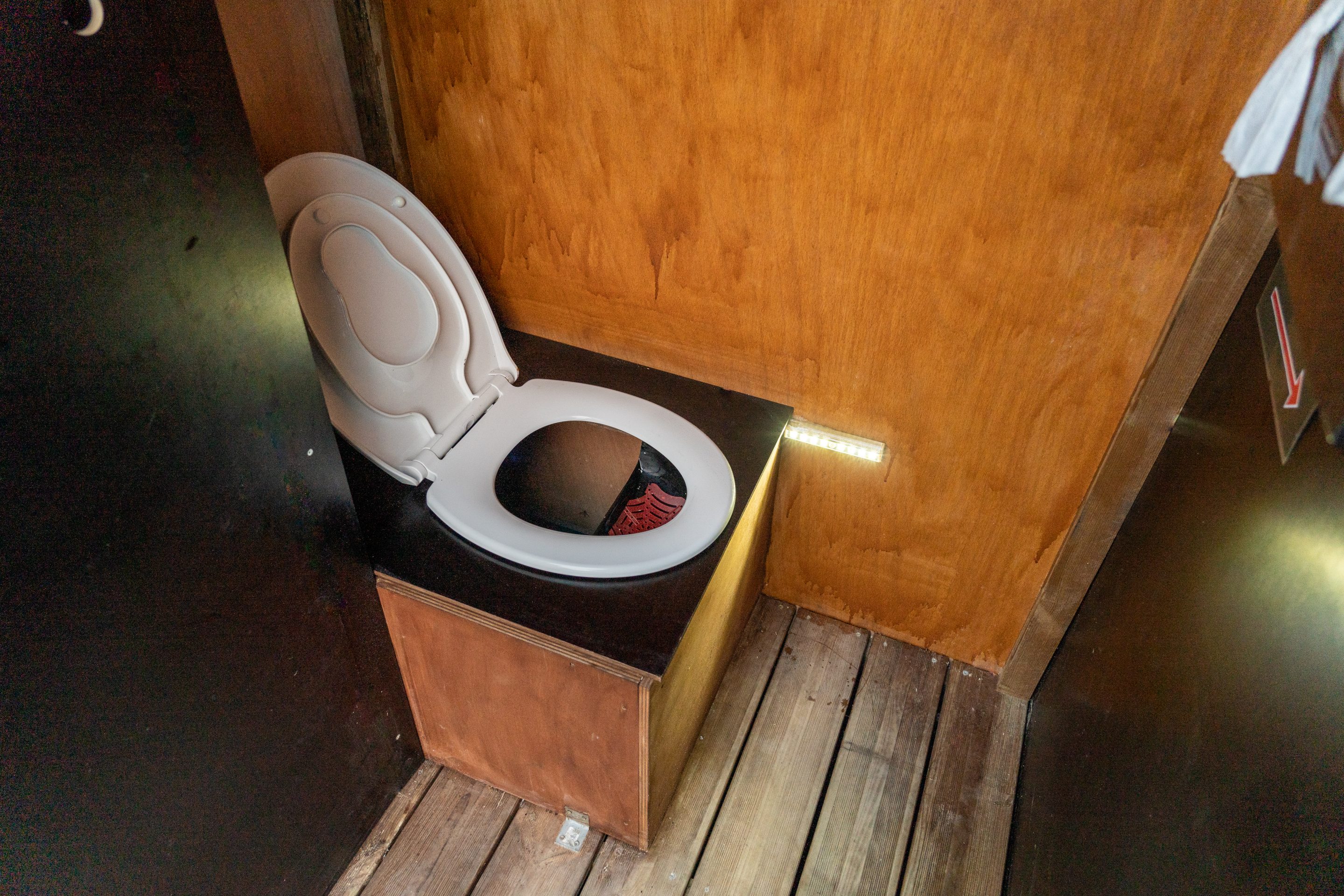 toilette sèche écologique a séparation d'urine et selles